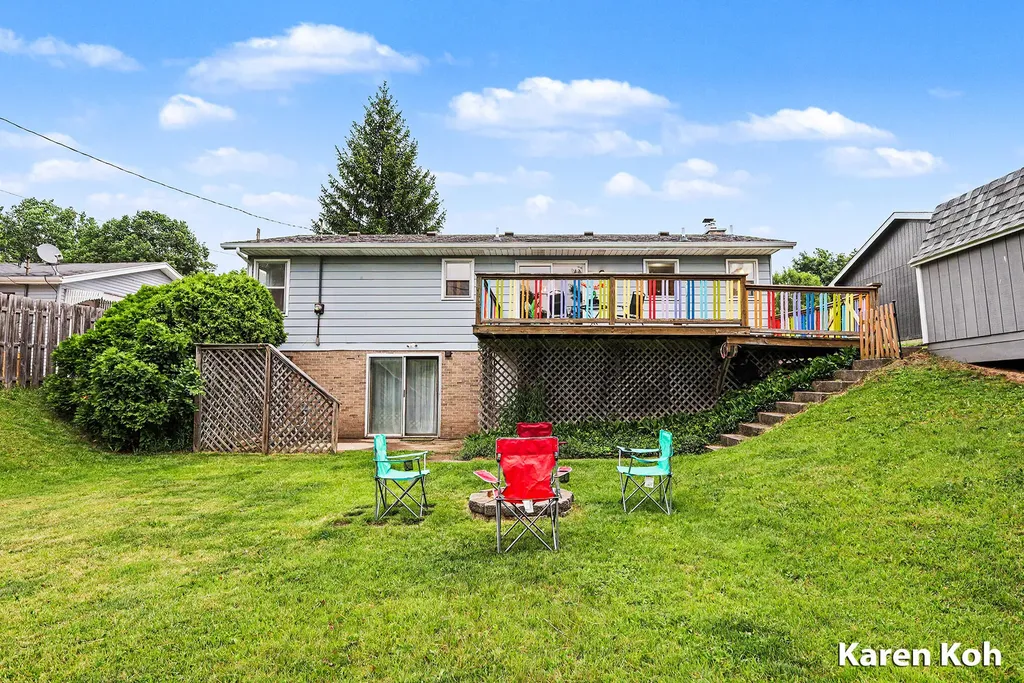 1827 Rowland Avenue SE Kentwood City MI 49546