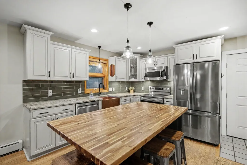 6069 Stout Creek Avenue NE Cannon Township MI 49306