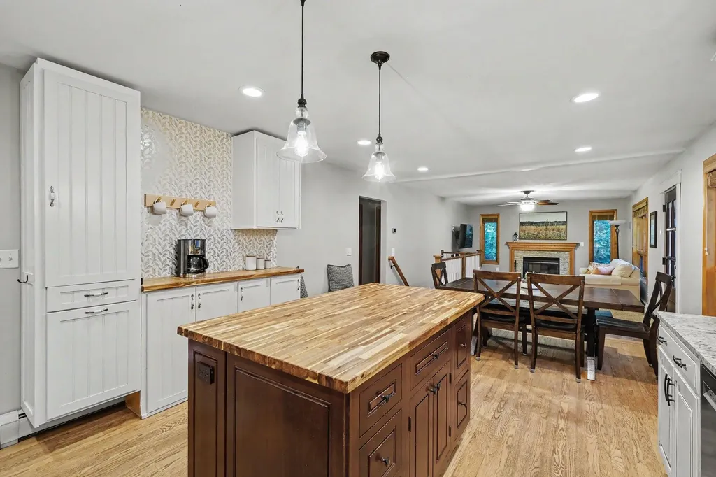 6069 Stout Creek Avenue NE Cannon Township MI 49306