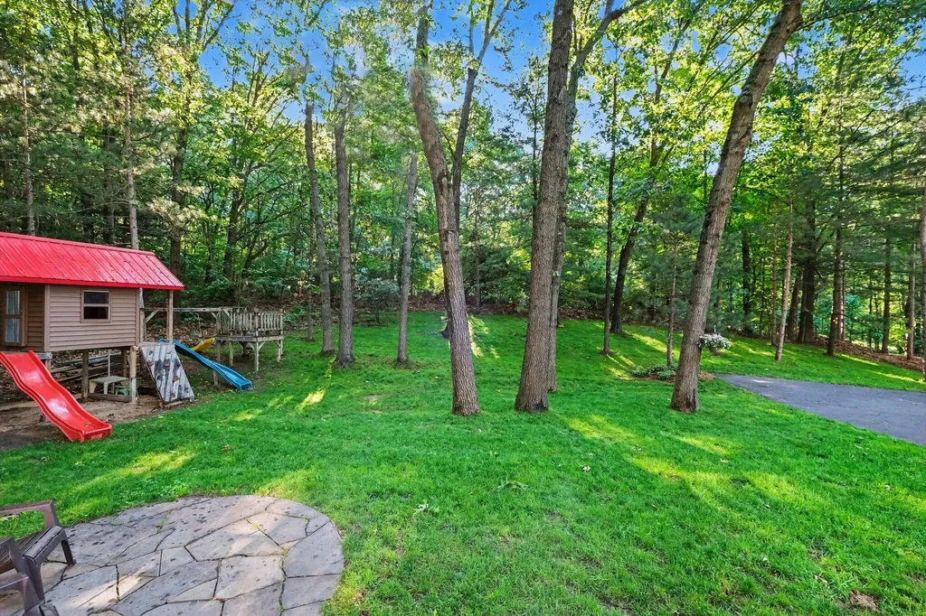 6069 Stout Creek Avenue NE Cannon Township MI 49306