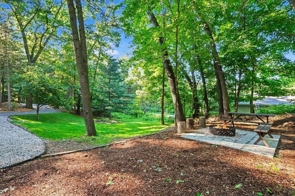 6069 Stout Creek Avenue NE Cannon Township MI 49306