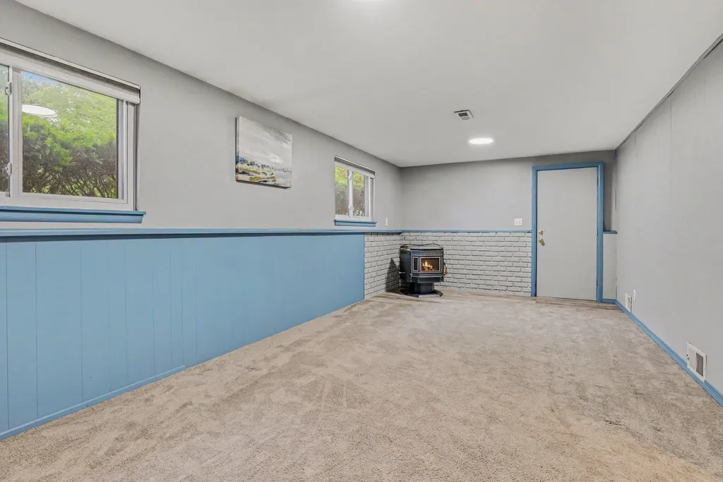 4818 Kittery Drive NW Alpine Township MI 49321