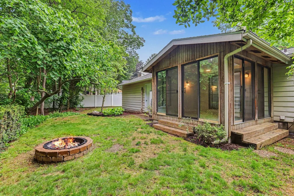 4818 Kittery Drive NW Alpine Township MI 49321