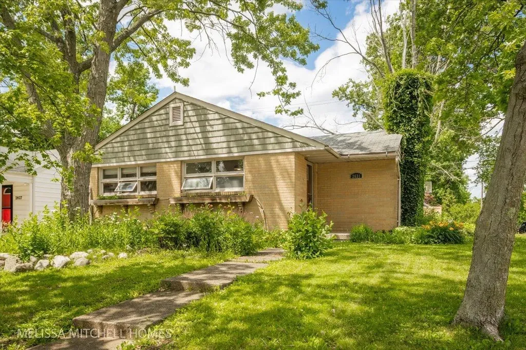 2631 Richards Drive SE East Grand Rapids City MI 49506