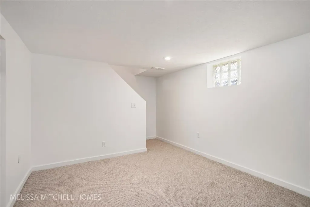 2631 Richards Drive SE East Grand Rapids City MI 49506