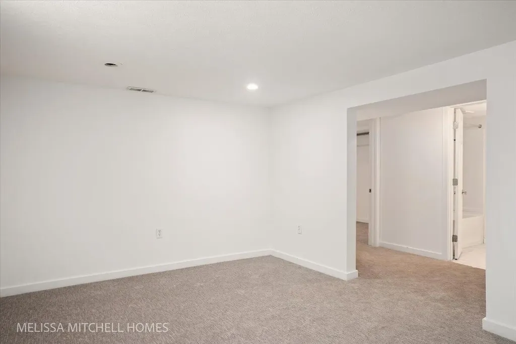 2631 Richards Drive SE East Grand Rapids City MI 49506