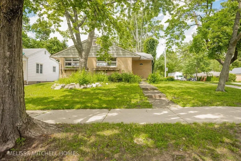2631 Richards Drive SE East Grand Rapids City MI 49506