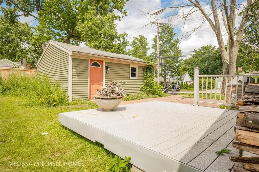 2631 Richards Drive SE East Grand Rapids City MI 49506
