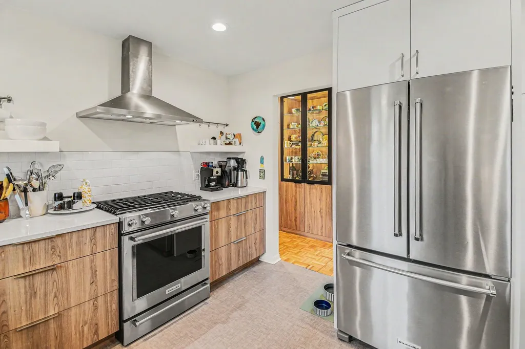 2235 Boston Street SE East Grand Rapids City MI 49506