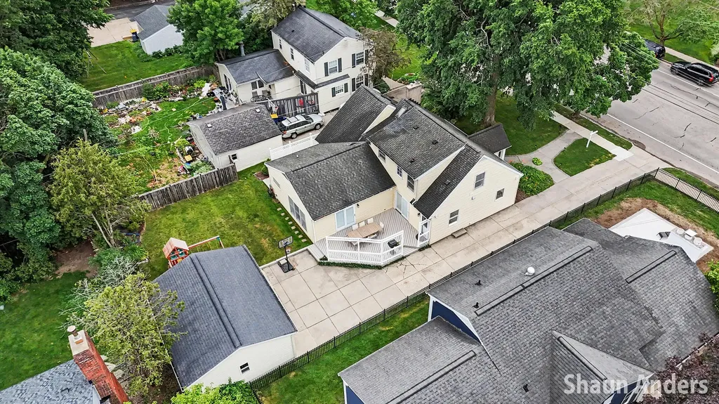 2627 Hall Street SE East Grand Rapids City MI 49506