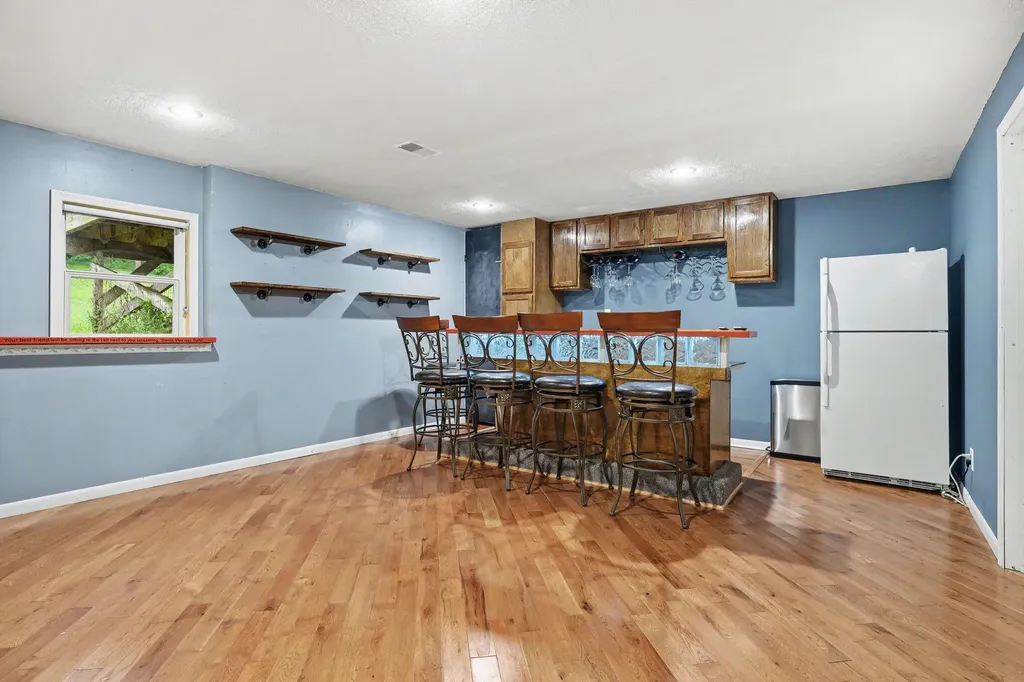 1725 Kreft Street NE Grand Rapids Charter Township MI 49525