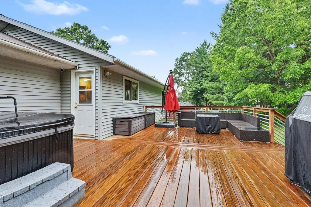 1725 Kreft Street NE Grand Rapids Charter Township MI 49525
