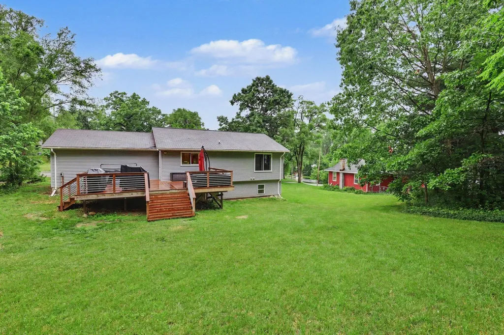 1725 Kreft Street NE Grand Rapids Charter Township MI 49525