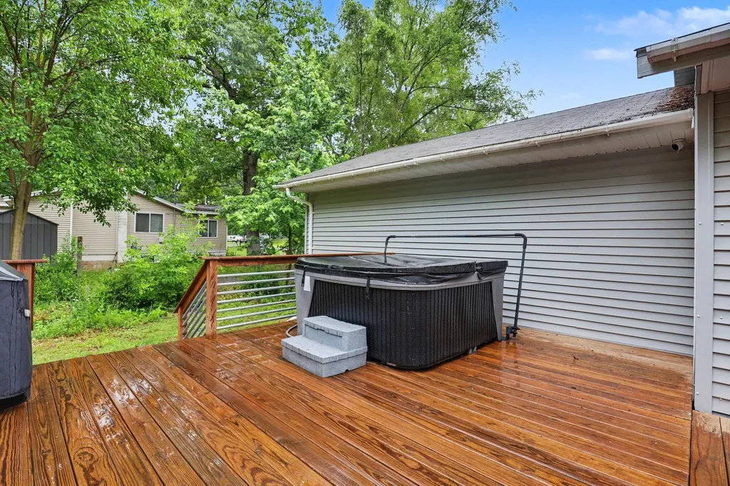1725 Kreft Street NE Grand Rapids Charter Township MI 49525
