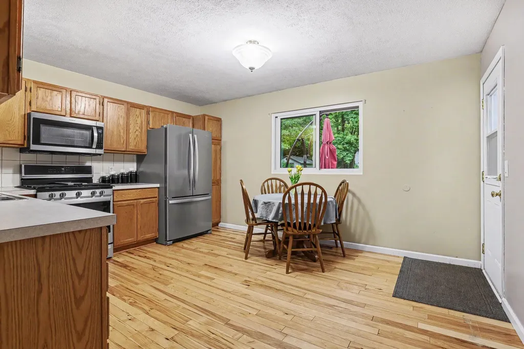 1725 Kreft Street NE Grand Rapids Charter Township MI 49525