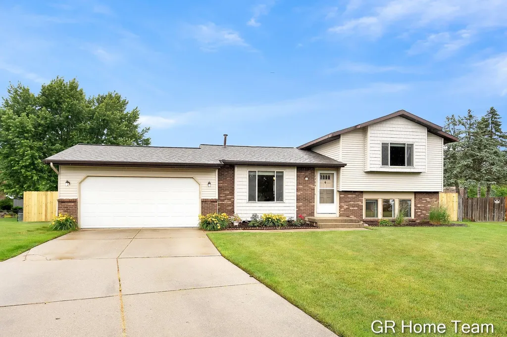 2304 Brookfarm Court SE Kentwood City MI 49508