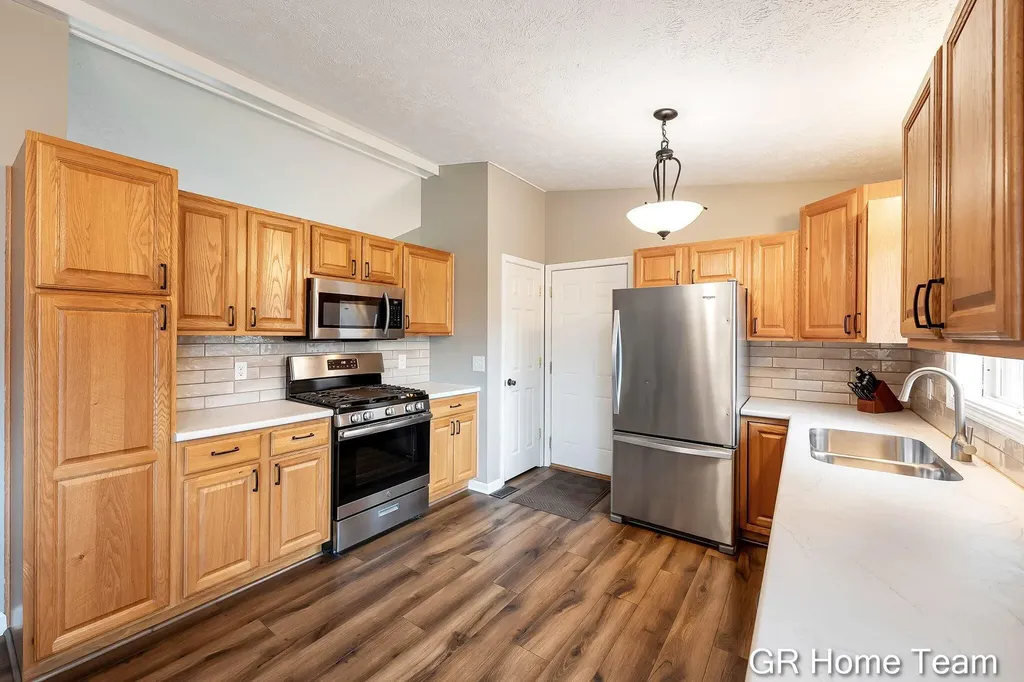 2304 Brookfarm Court SE Kentwood City MI 49508