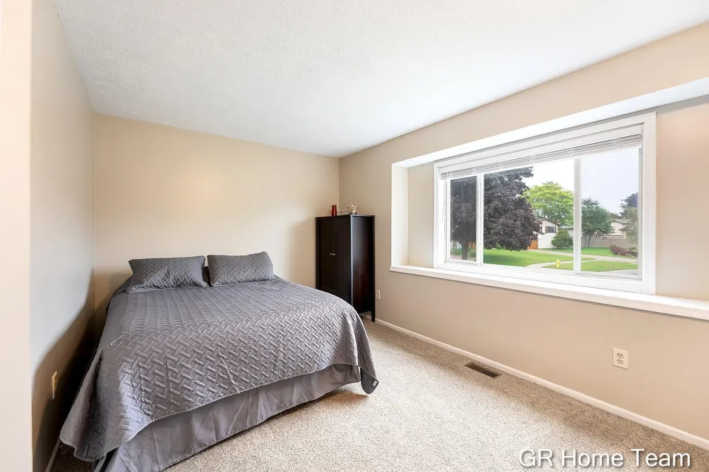 2304 Brookfarm Court SE Kentwood City MI 49508