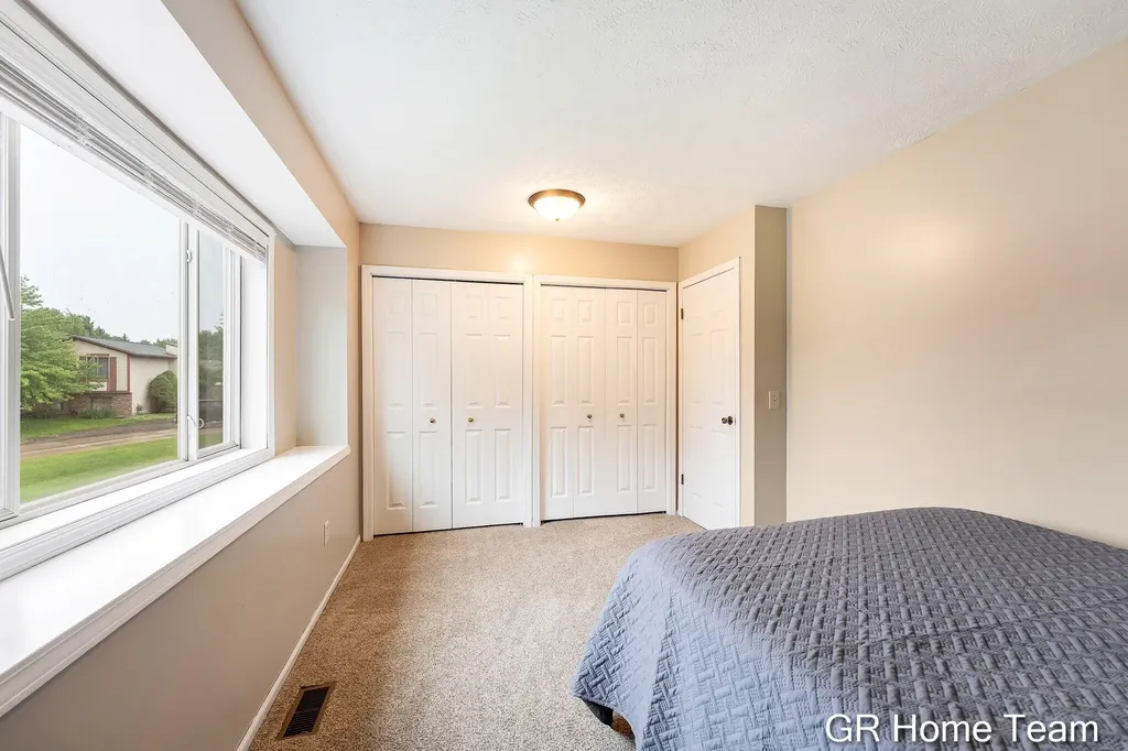2304 Brookfarm Court SE Kentwood City MI 49508