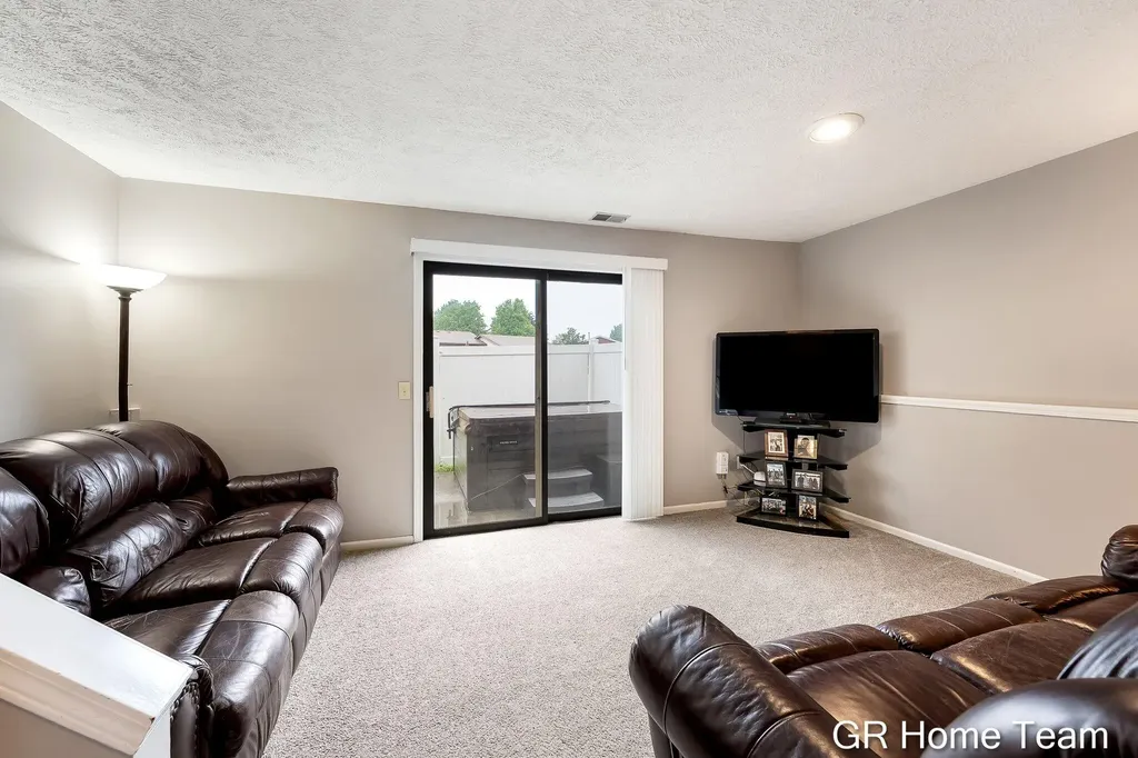 2304 Brookfarm Court SE Kentwood City MI 49508