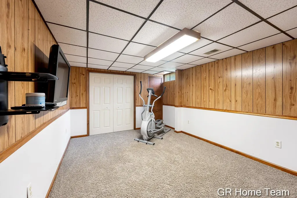 2304 Brookfarm Court SE Kentwood City MI 49508