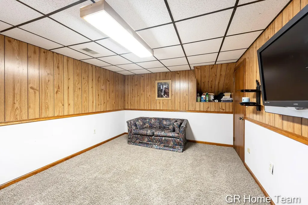 2304 Brookfarm Court SE Kentwood City MI 49508