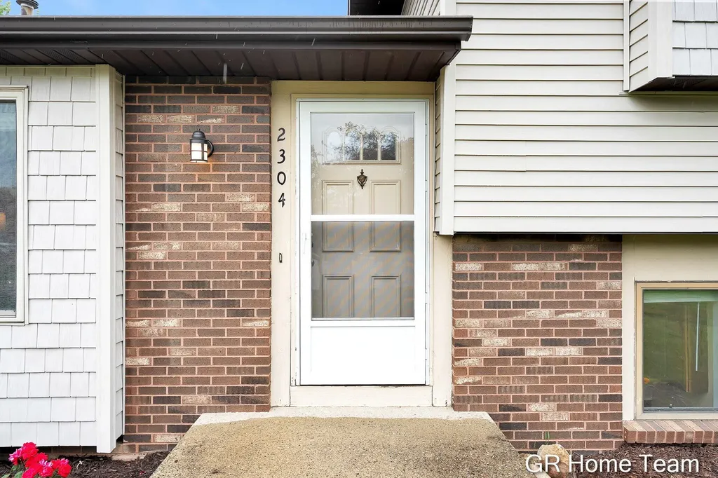 2304 Brookfarm Court SE Kentwood City MI 49508