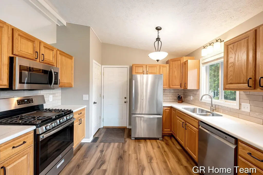 2304 Brookfarm Court SE Kentwood City MI 49508