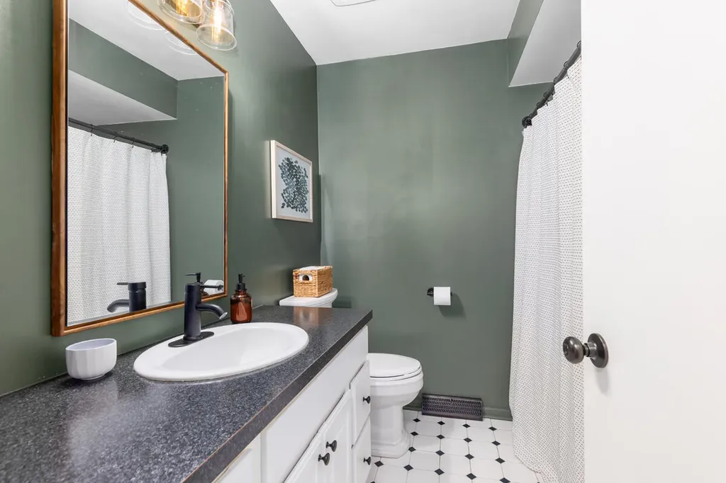 2121 Timberview Drive NE Plainfield Charter Township MI 49525