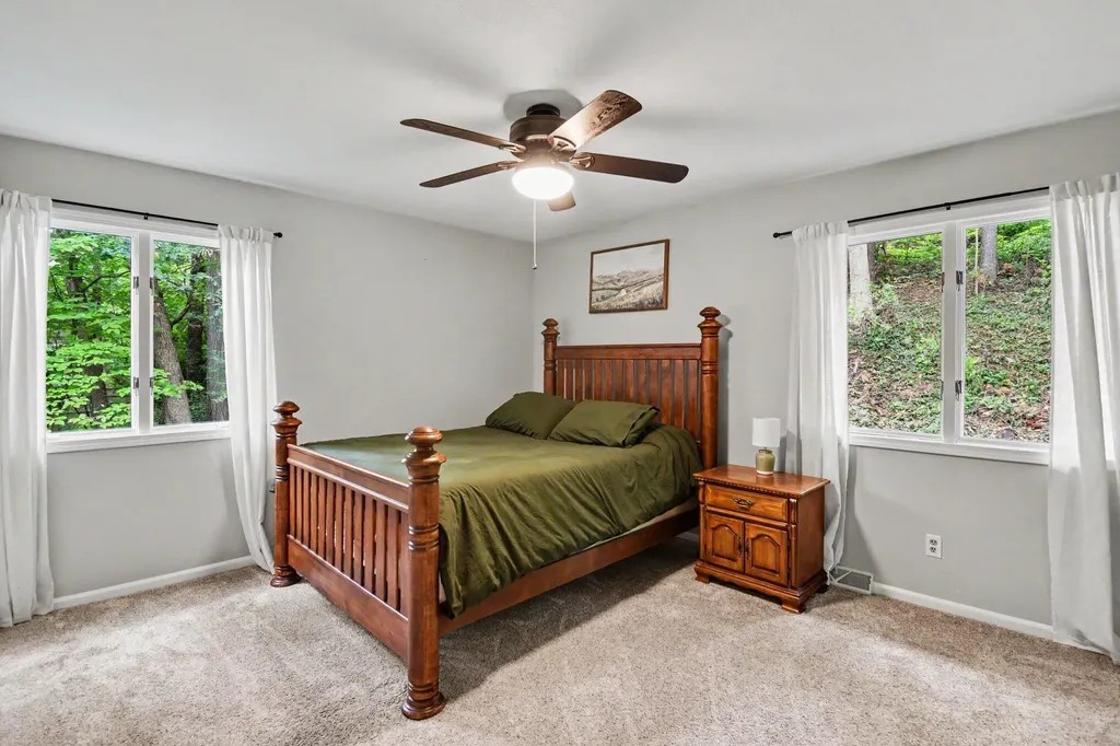 2121 Timberview Drive NE Plainfield Charter Township MI 49525