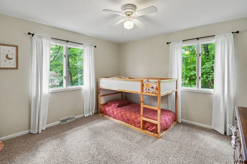 2121 Timberview Drive NE Plainfield Charter Township MI 49525