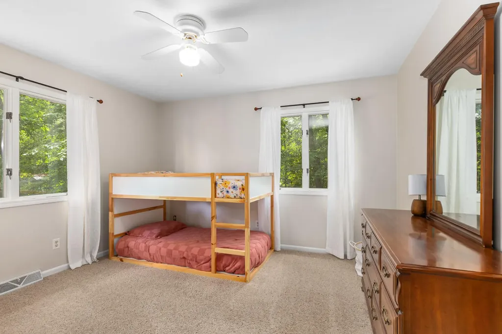 2121 Timberview Drive NE Plainfield Charter Township MI 49525