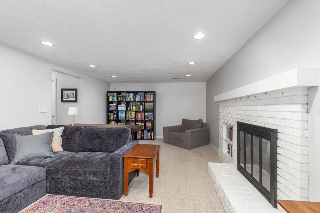 2121 Timberview Drive NE Plainfield Charter Township MI 49525