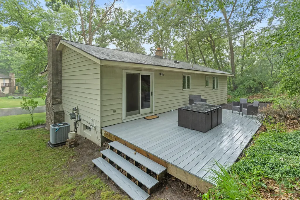 2121 Timberview Drive NE Plainfield Charter Township MI 49525