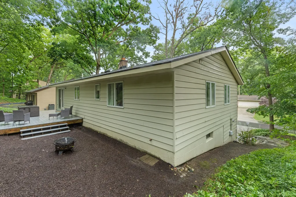 2121 Timberview Drive NE Plainfield Charter Township MI 49525