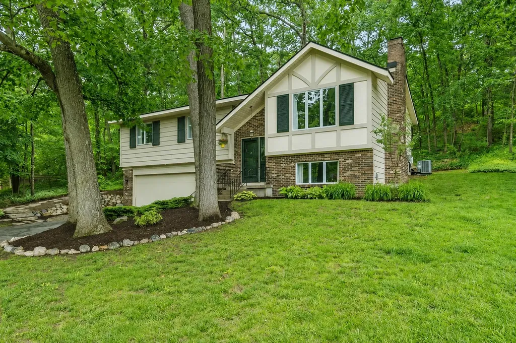 2121 Timberview Drive NE Plainfield Charter Township MI 49525