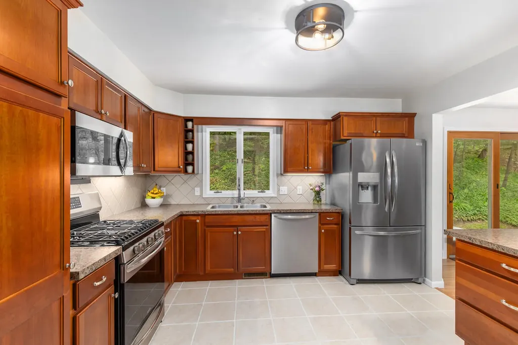 2121 Timberview Drive NE Plainfield Charter Township MI 49525