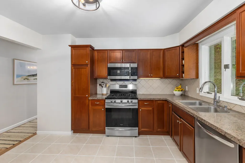 2121 Timberview Drive NE Plainfield Charter Township MI 49525