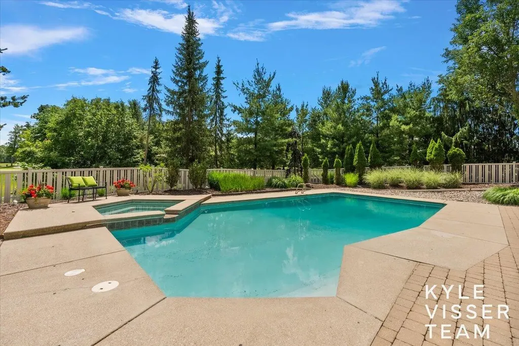 5650 E Watermark Court SE Cascade Charter Township MI 49546