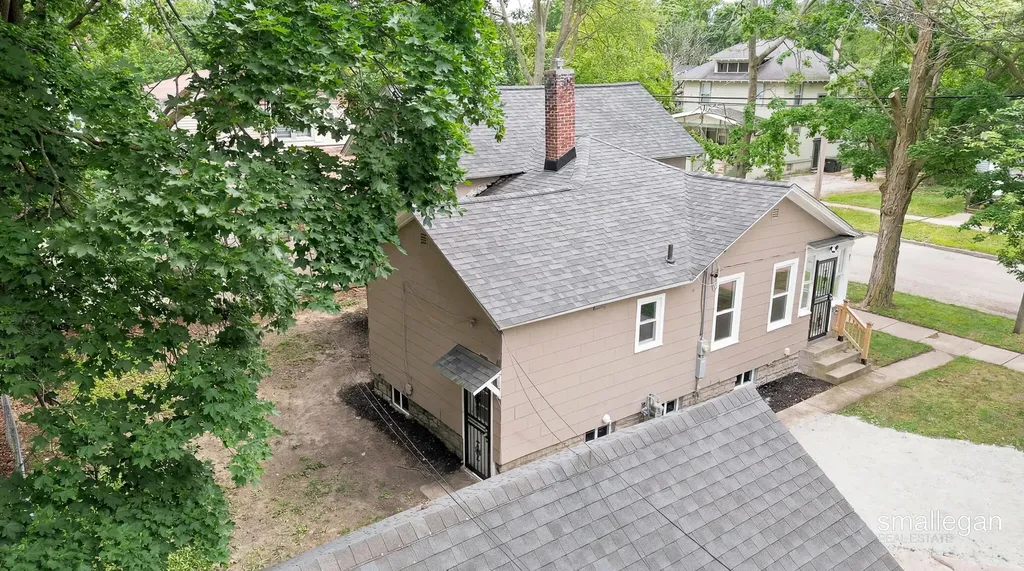 1346 5th Street Muskegon City MI 49441