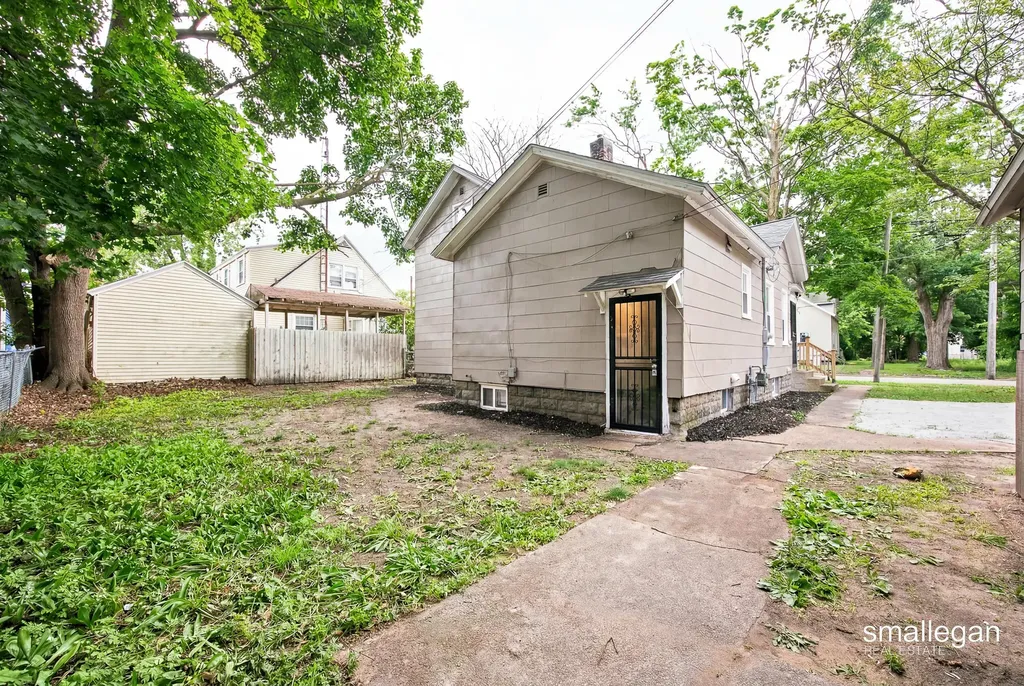 1346 5th Street Muskegon City MI 49441