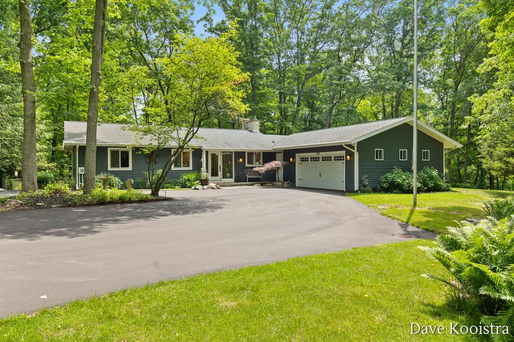 2480 Burton Woods Court SE Cascade Charter Township MI 49546