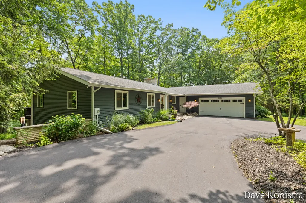 2480 Burton Woods Court SE Cascade Charter Township MI 49546