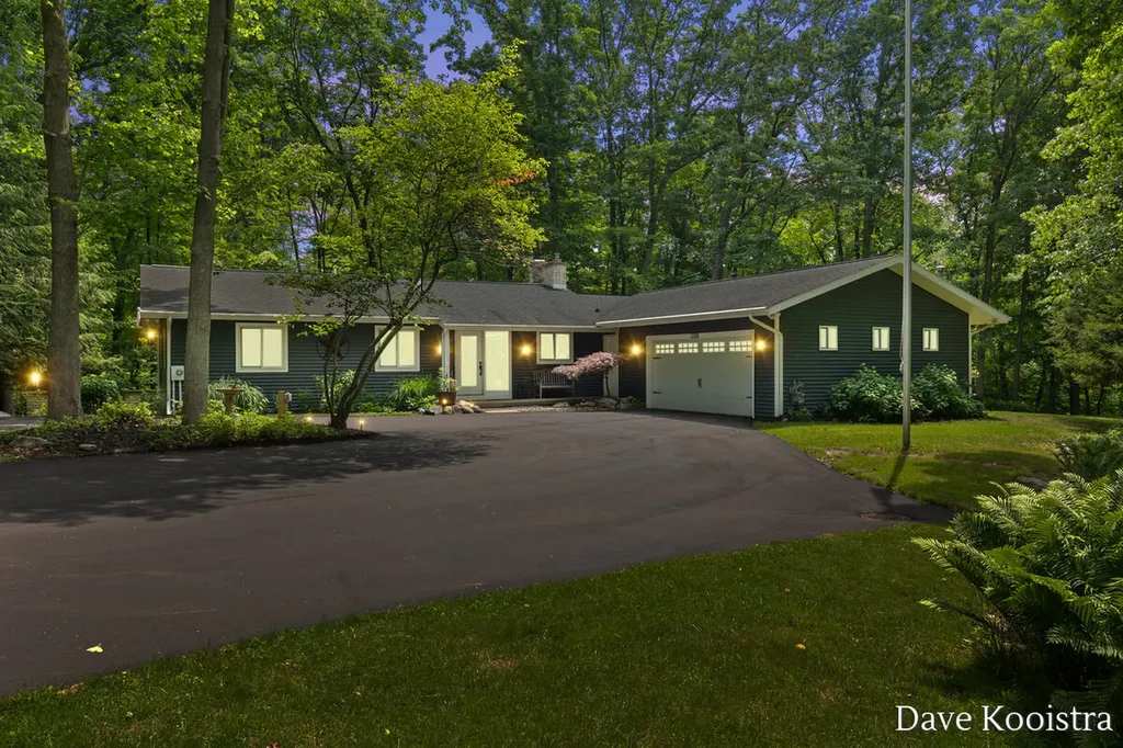 2480 Burton Woods Court SE Cascade Charter Township MI 49546