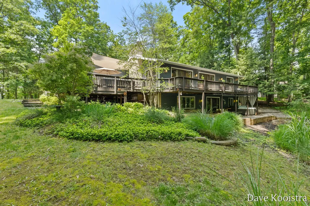 2480 Burton Woods Court SE Cascade Charter Township MI 49546