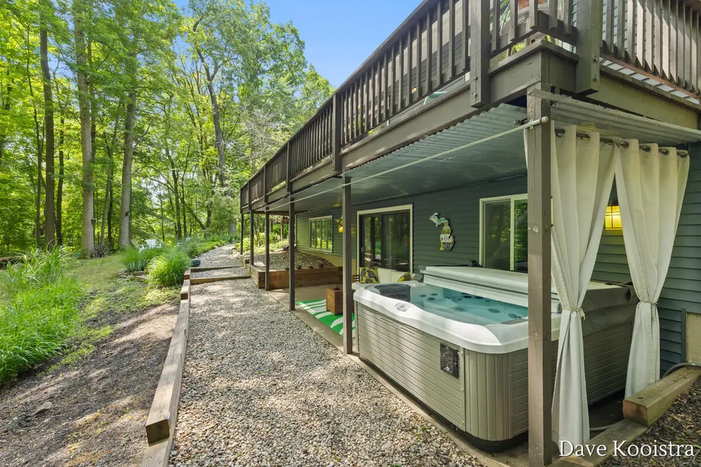 2480 Burton Woods Court SE Cascade Charter Township MI 49546