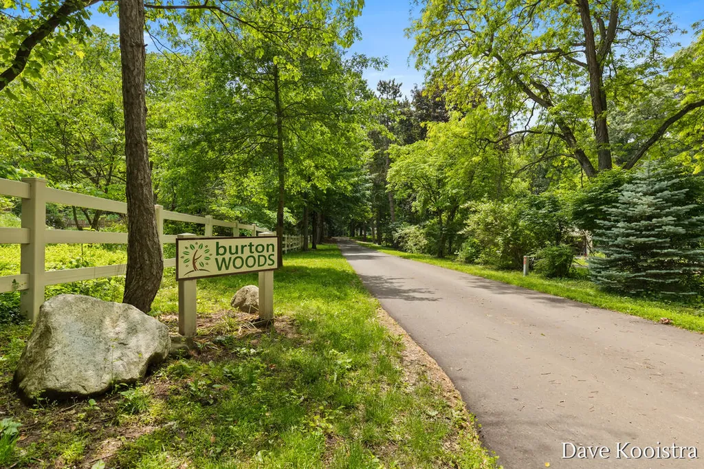 2480 Burton Woods Court SE Cascade Charter Township MI 49546