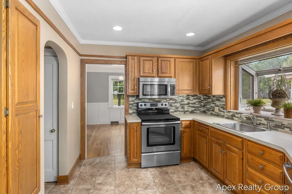 555 E Central Avenue Zeeland City MI 49464