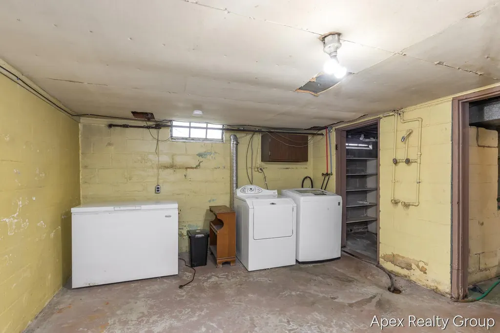 555 E Central Avenue Zeeland City MI 49464
