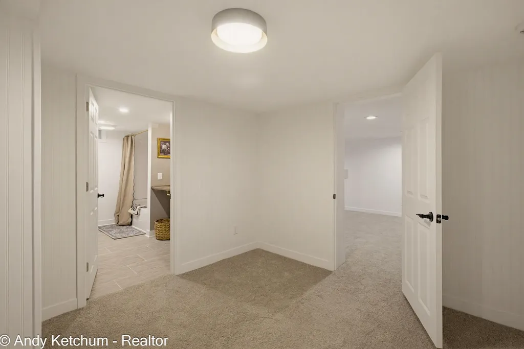 315 W 40th Street Holland City MI 49423